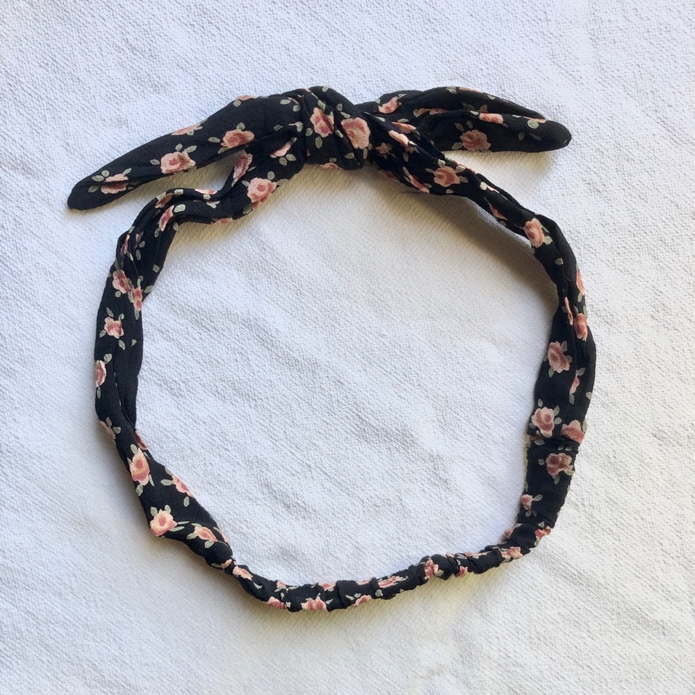 Brandy Melville Floral headband